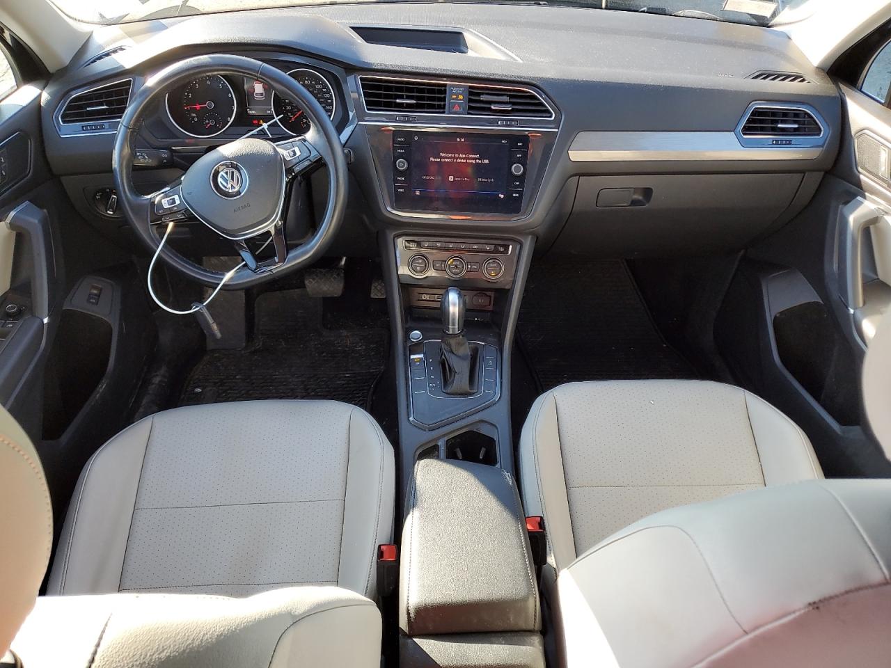 2018 Volkswagen Tiguan - Image 8