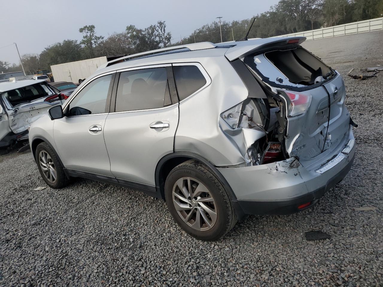 2015 Nissan Rogue - Image 2