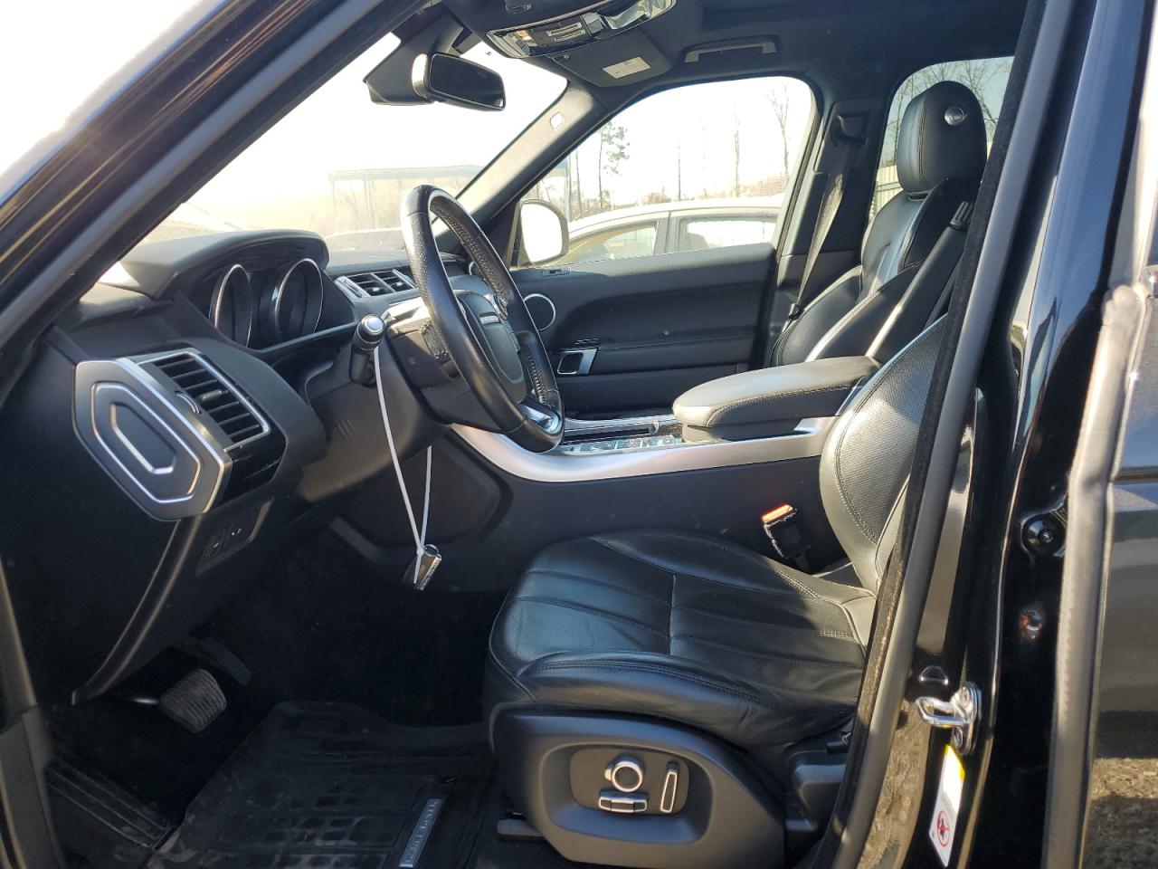 2016 Land Rover Range Rover - Image 7