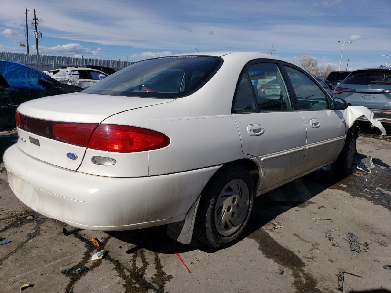1997 Ford Escort - Image 3