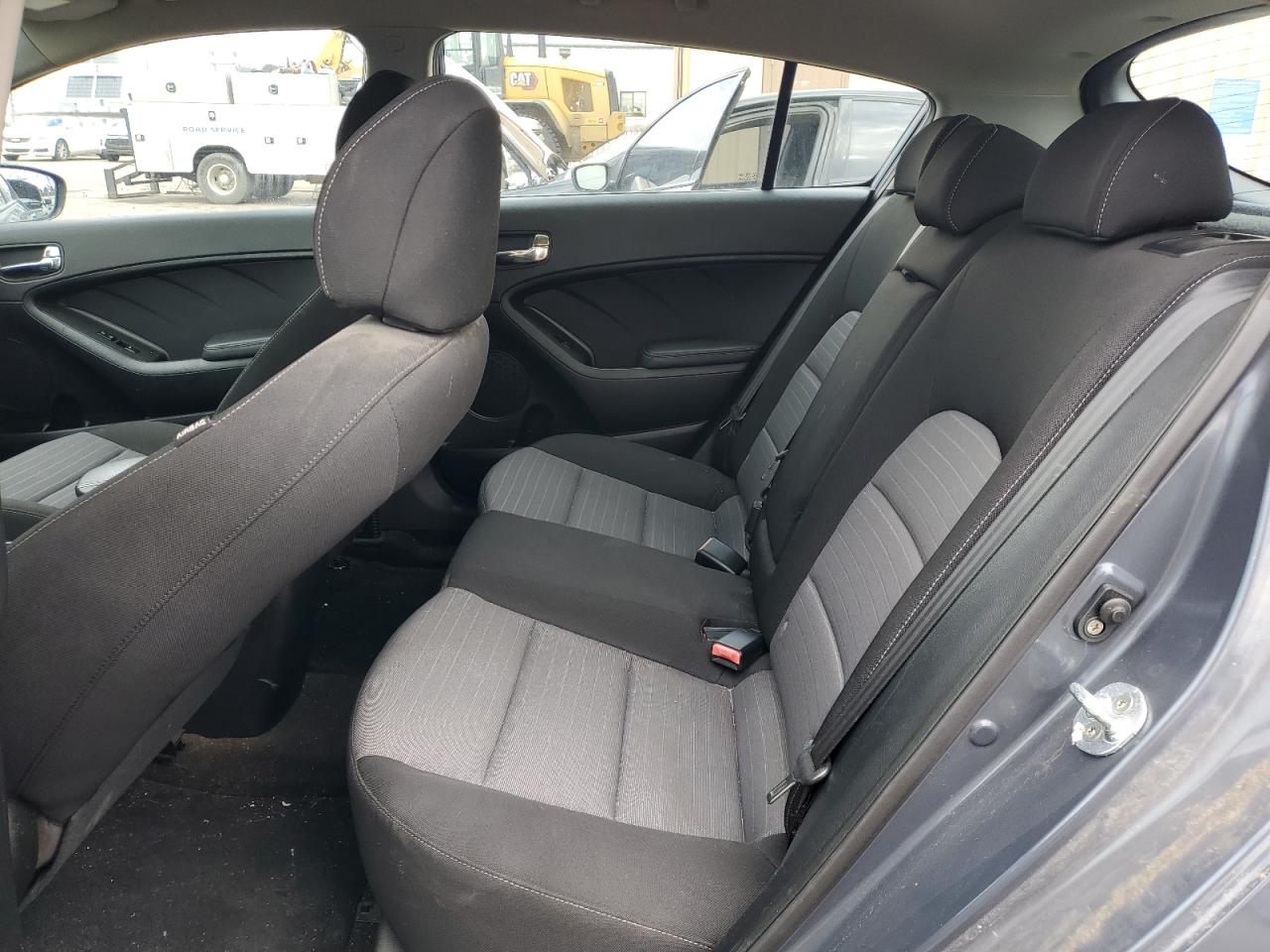 2016 Kia Forte - Image 10