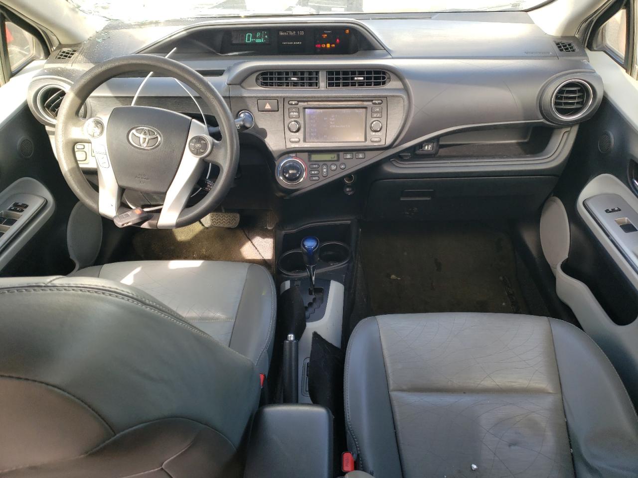 2012 Toyota Prius - Image 8