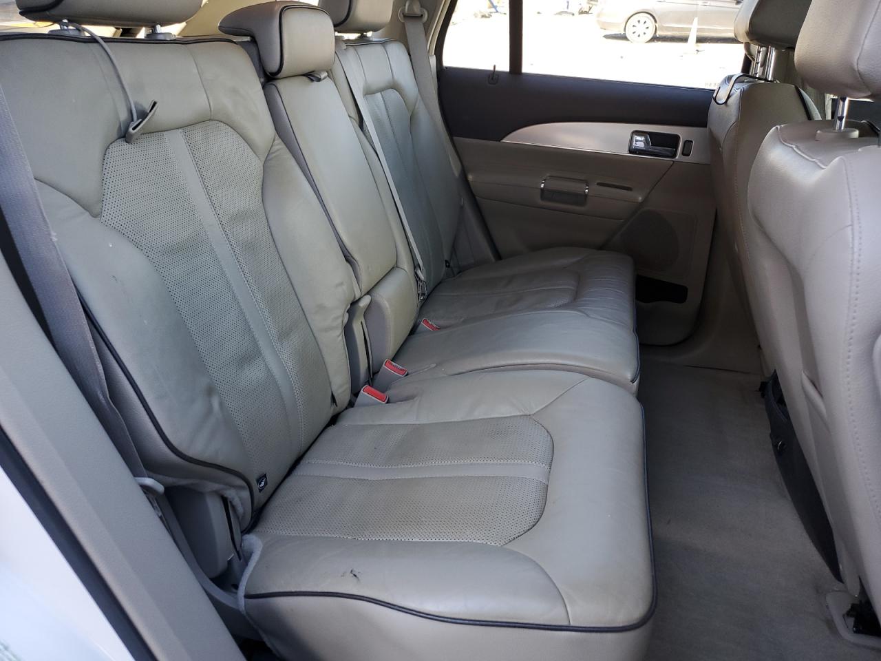 2013 Lincoln MKX - Image 11