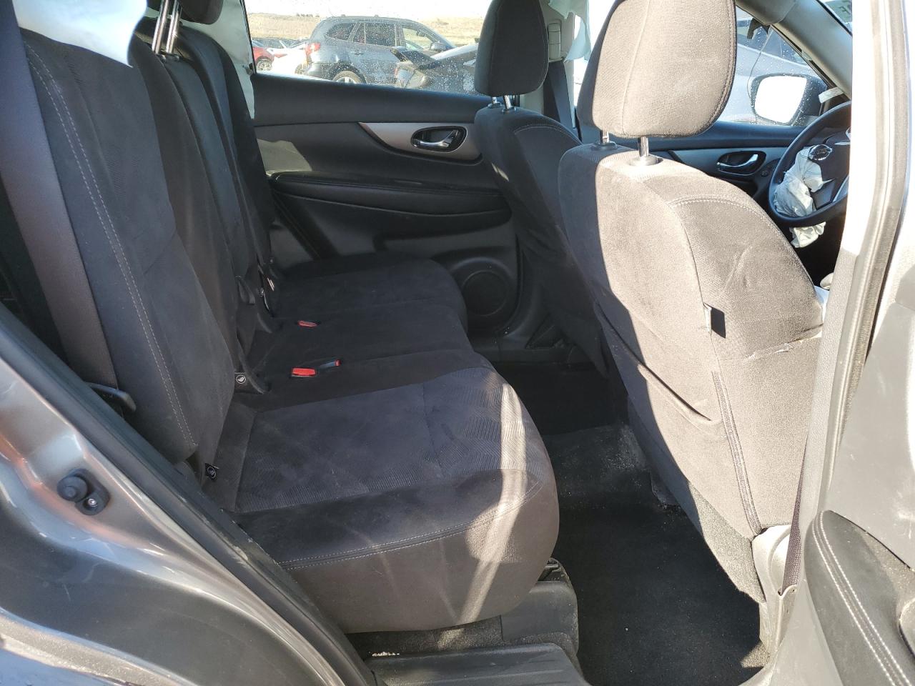 2015 Nissan Rogue - Image 10