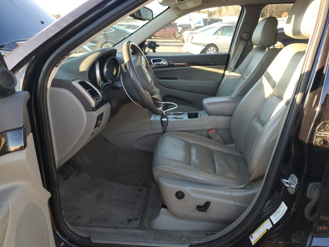 2011 Jeep Grand Cherokee - Image 7