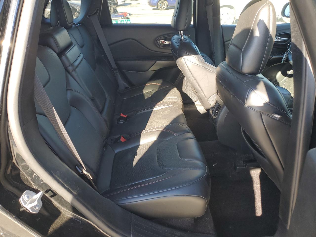2019 Jeep Cherokee - Image 11