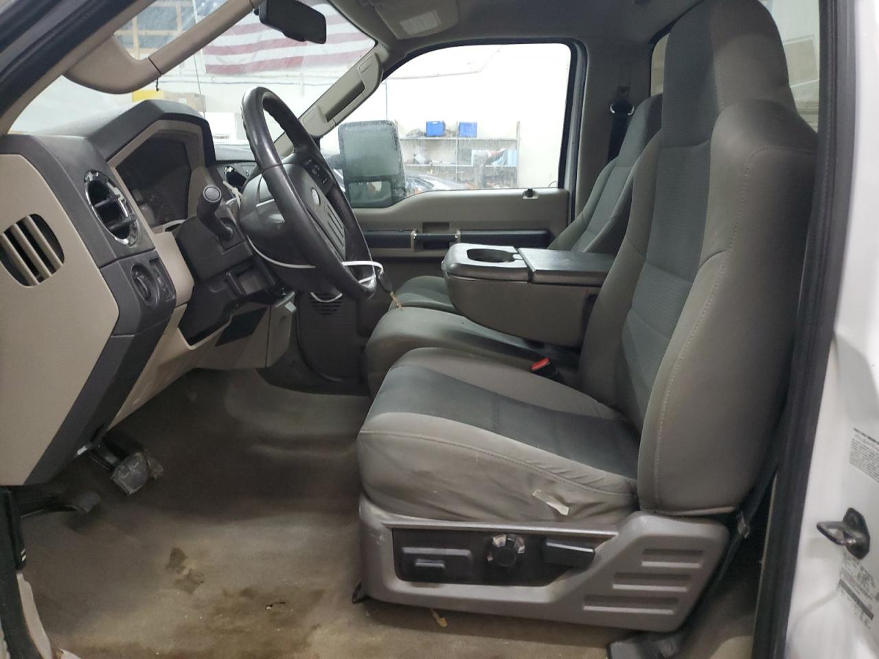 2010 Ford F350 - Image 7