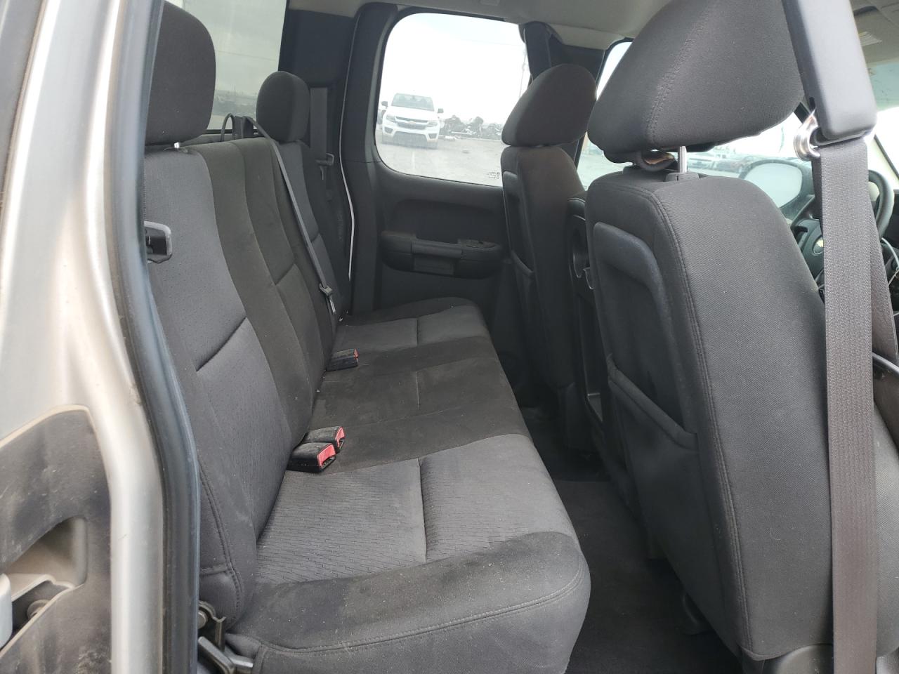 2010 Chevrolet Silverado - Image 11