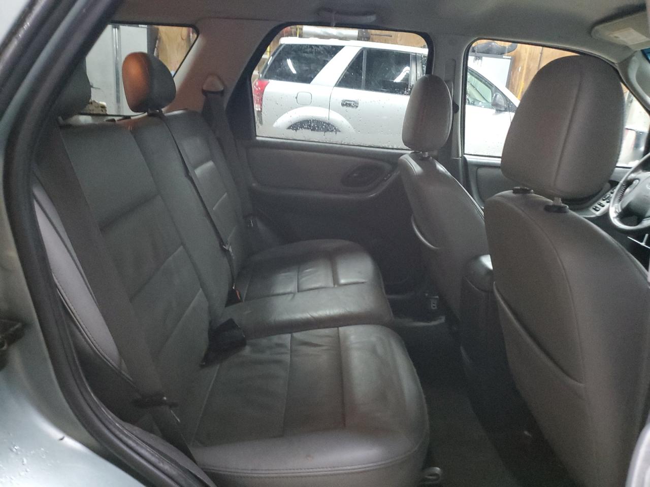 2006 Ford Escape - Image 11