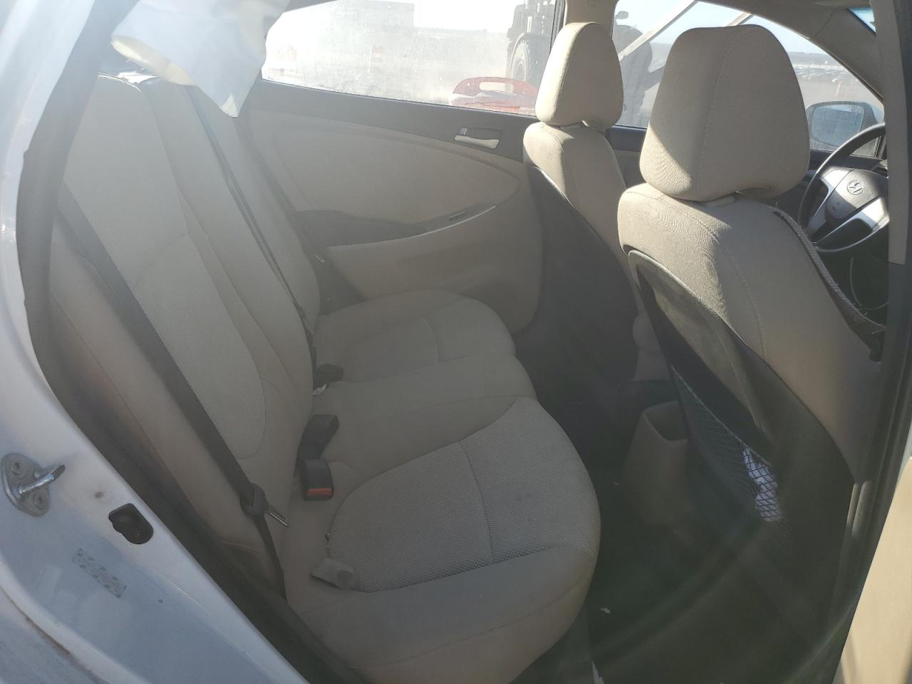 2013 Hyundai Accent - Image 10