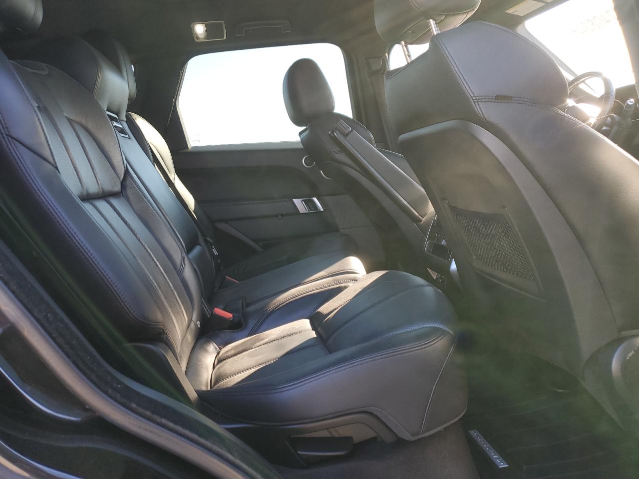 2016 Land Rover Range Rover - Image 11