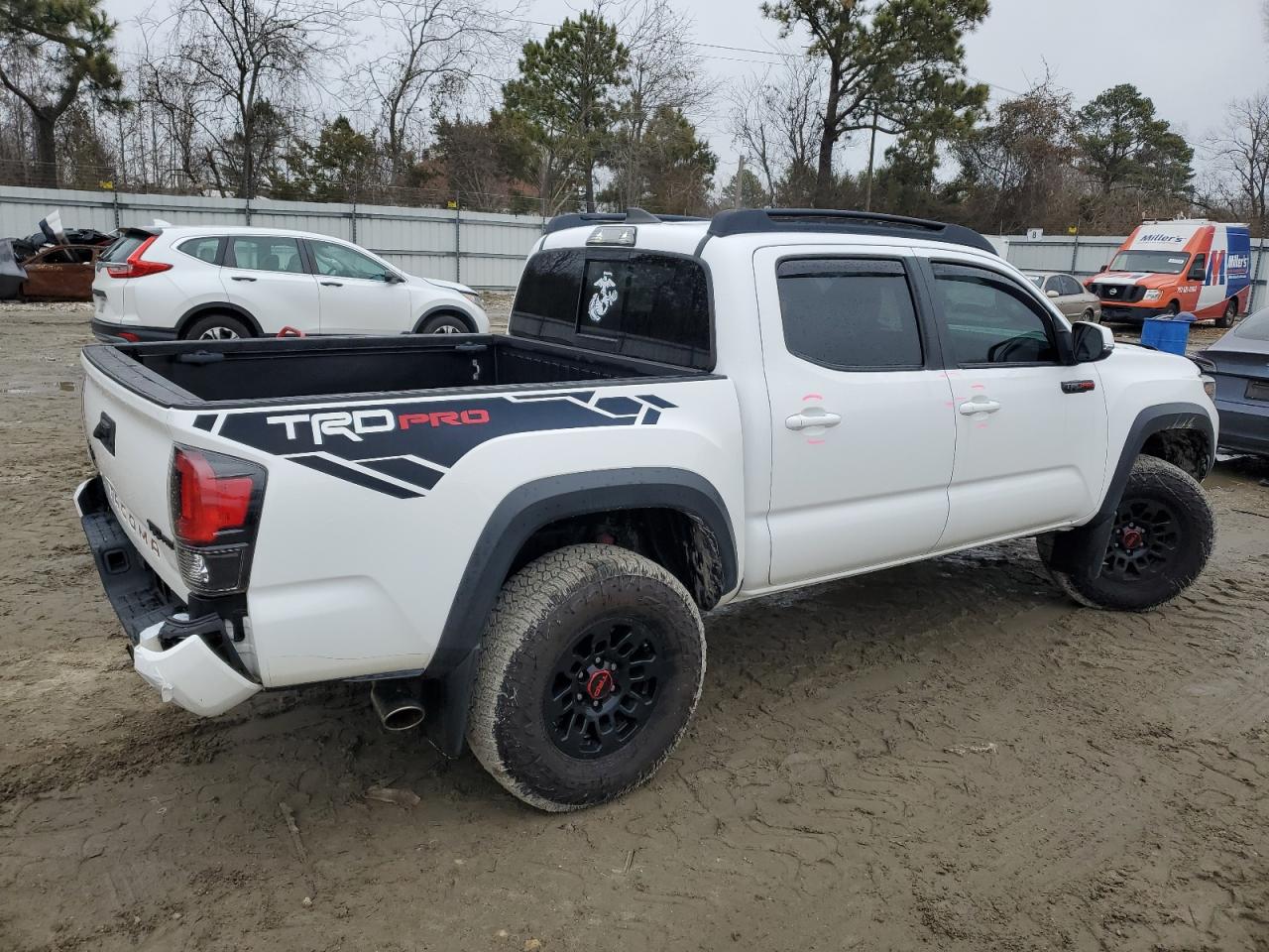 2018 Toyota Tacoma - Image 3