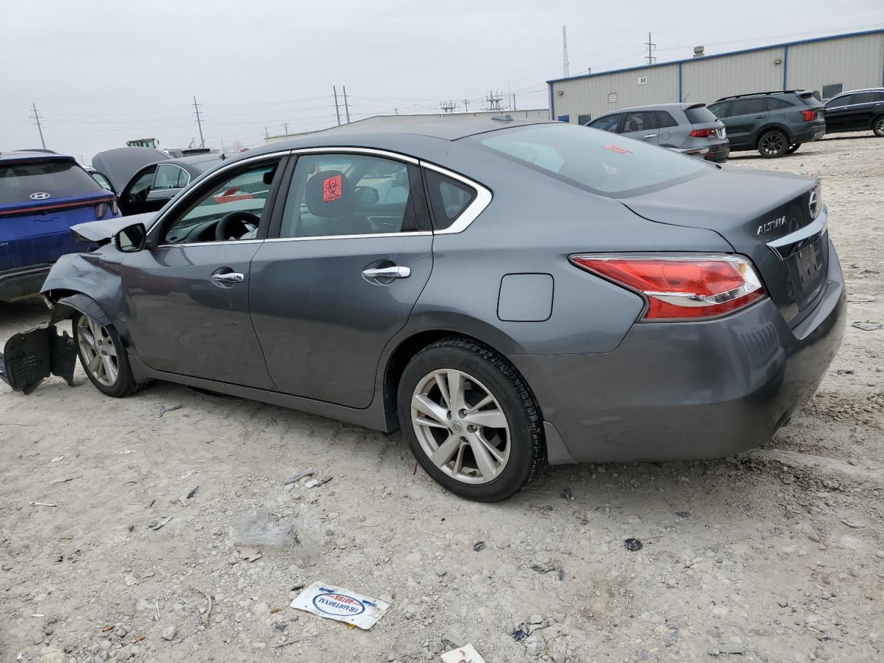 2015 Nissan Altima - Image 2