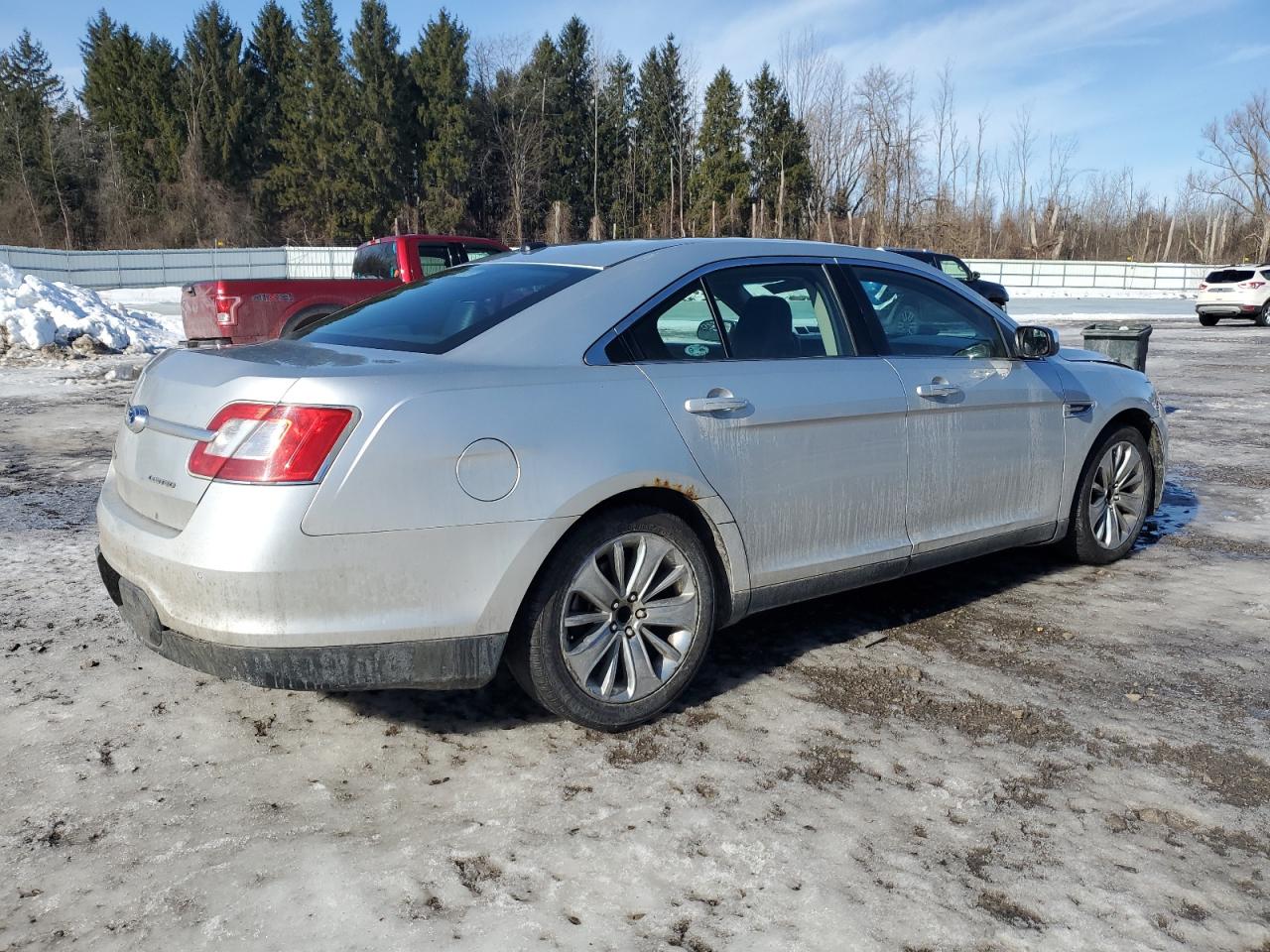 2011 Ford Taurus - Image 3