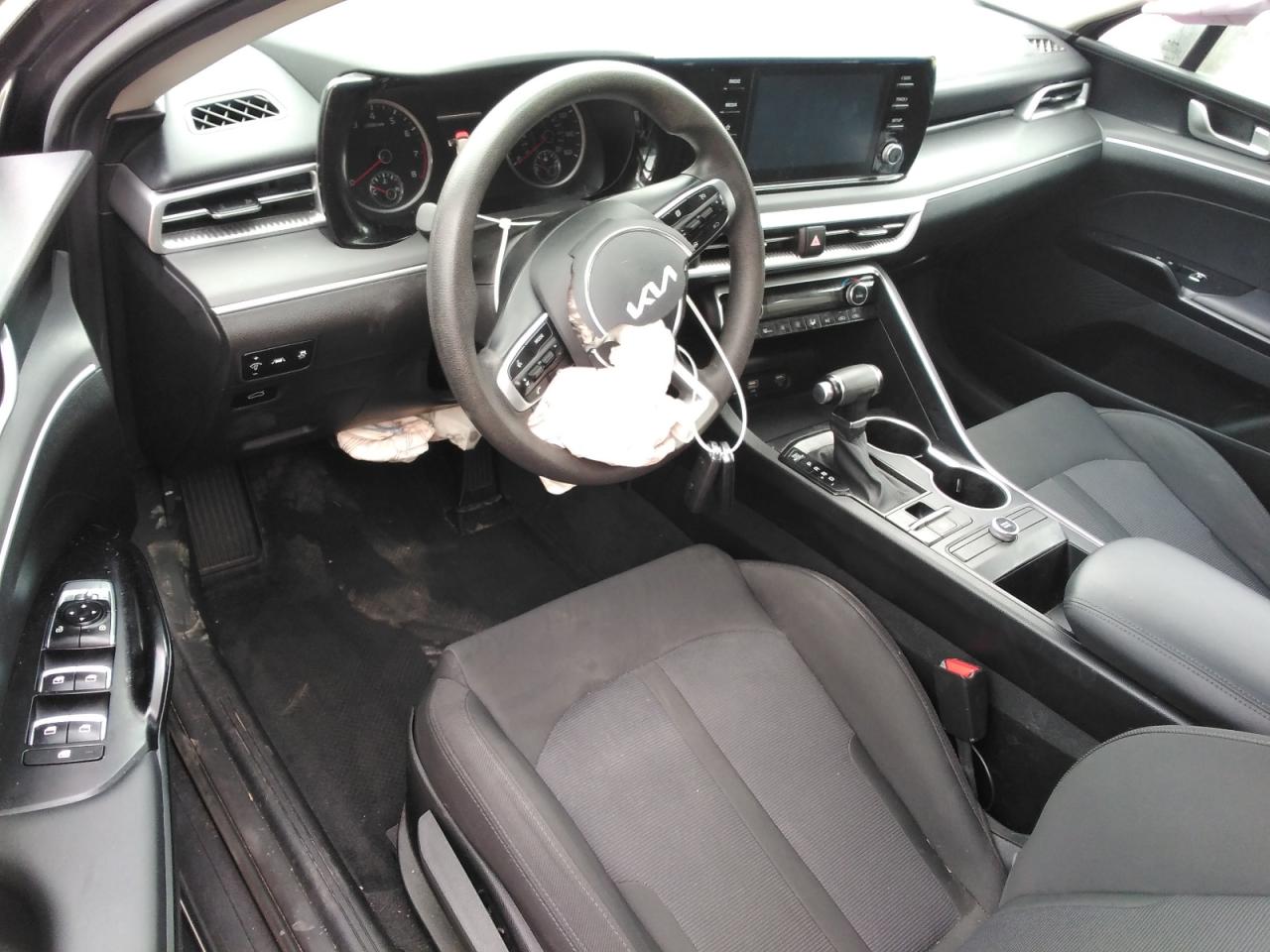 2022 Kia K5 - Image 8