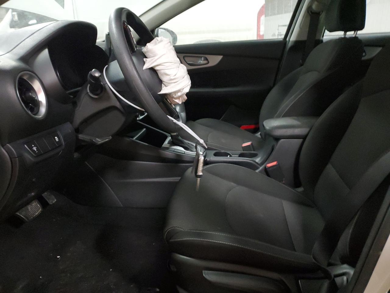 2022 Kia Forte - Image 7