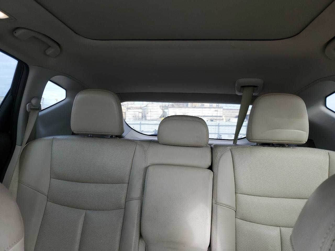 2015 Nissan Murano - Image 10