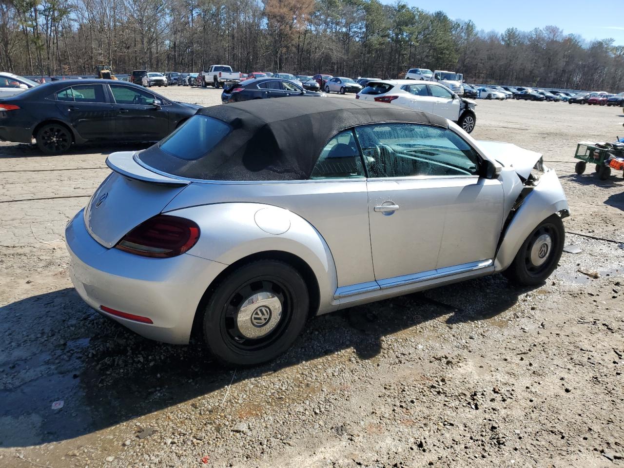 2013 Volkswagen Beetle - Image 3
