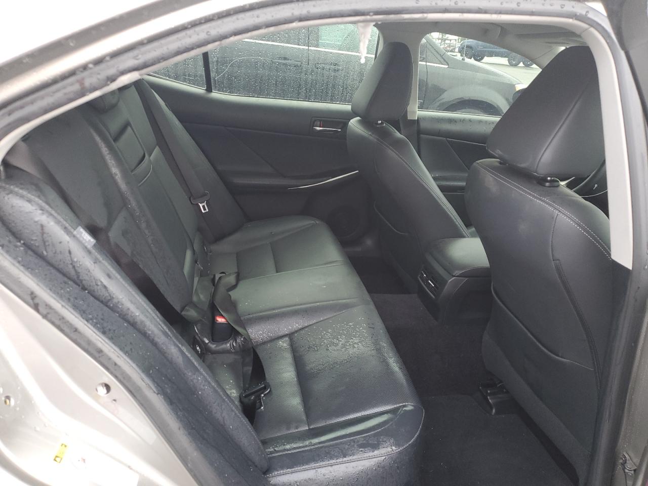 2014 Lexus IS - Image 10
