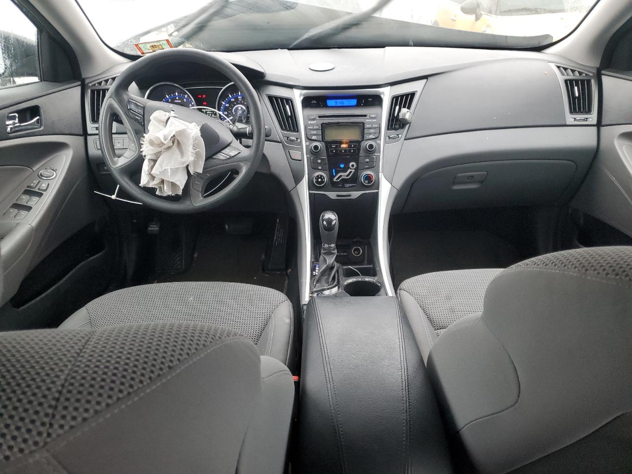 2013 Hyundai Sonata - Image 8