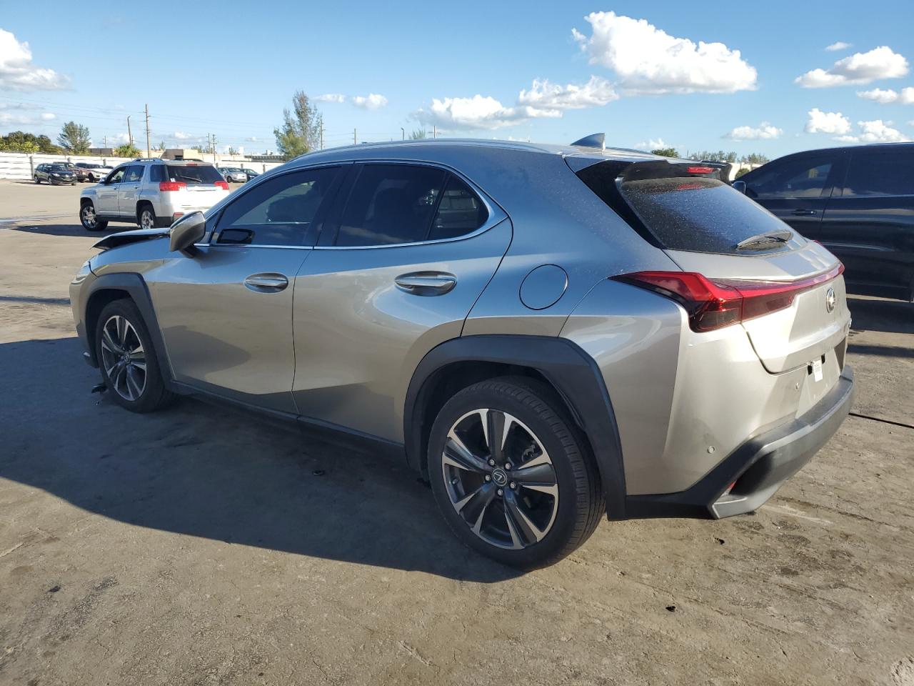 2019 Lexus UX - Image 2