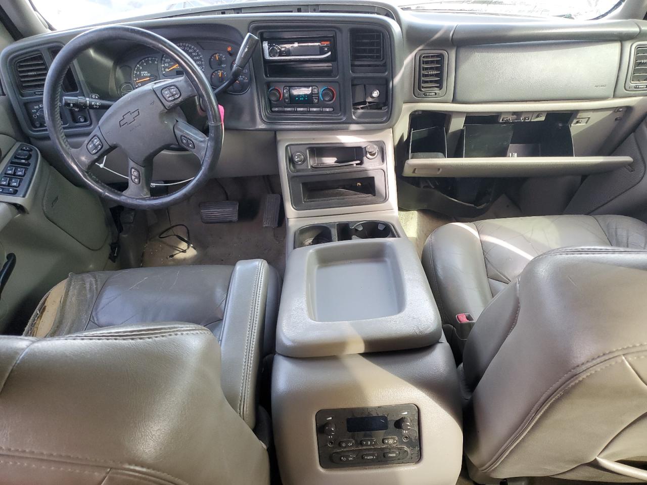 2005 Chevrolet Tahoe - Image 8