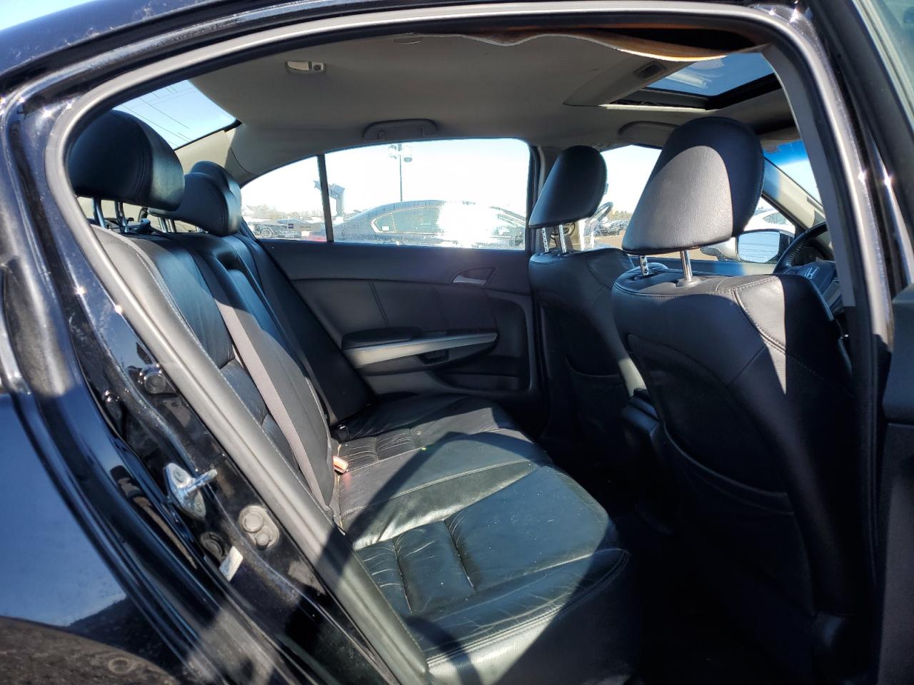 2009 Honda Accord - Image 10