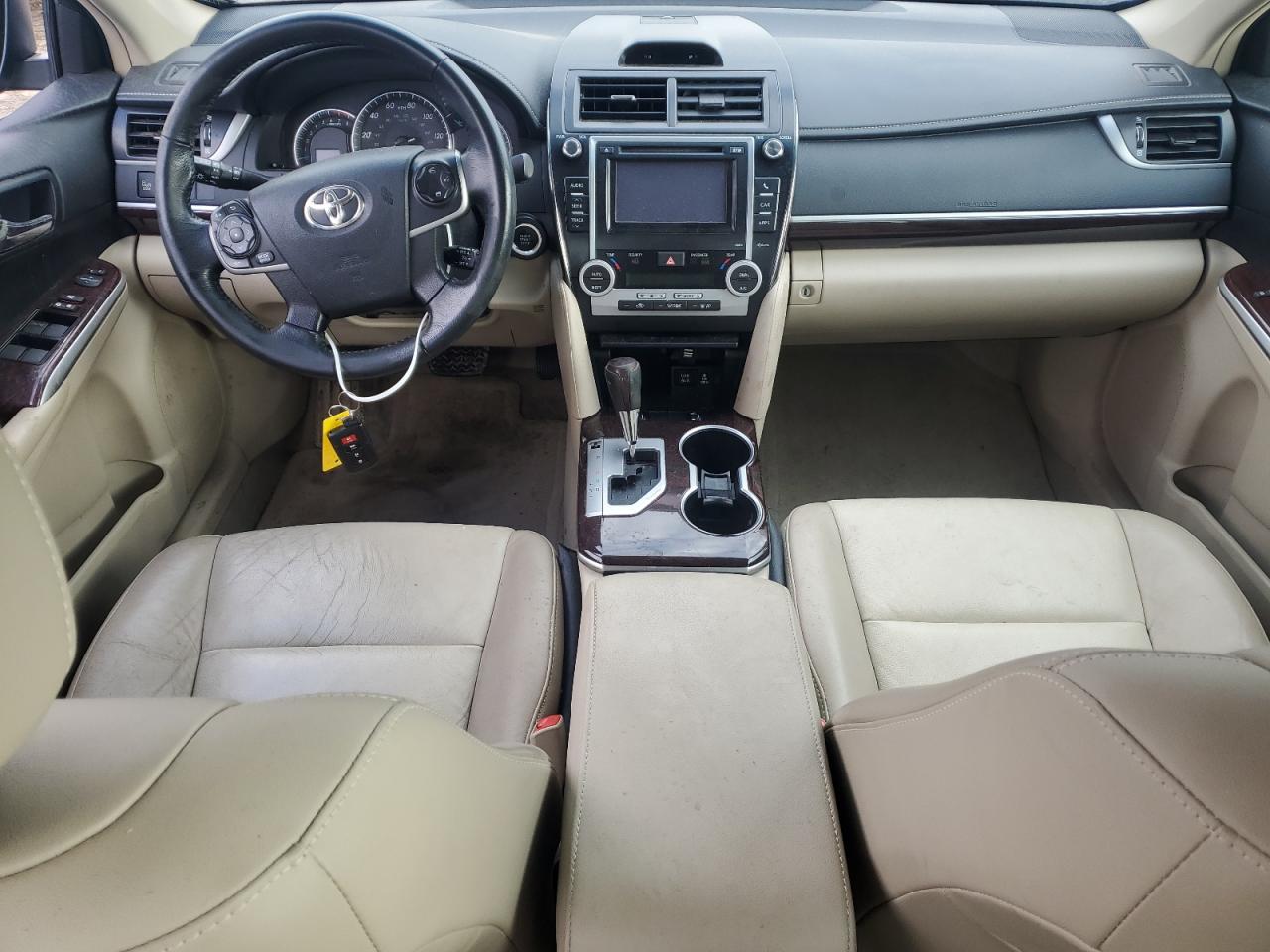 2014 Toyota Camry - Image 8