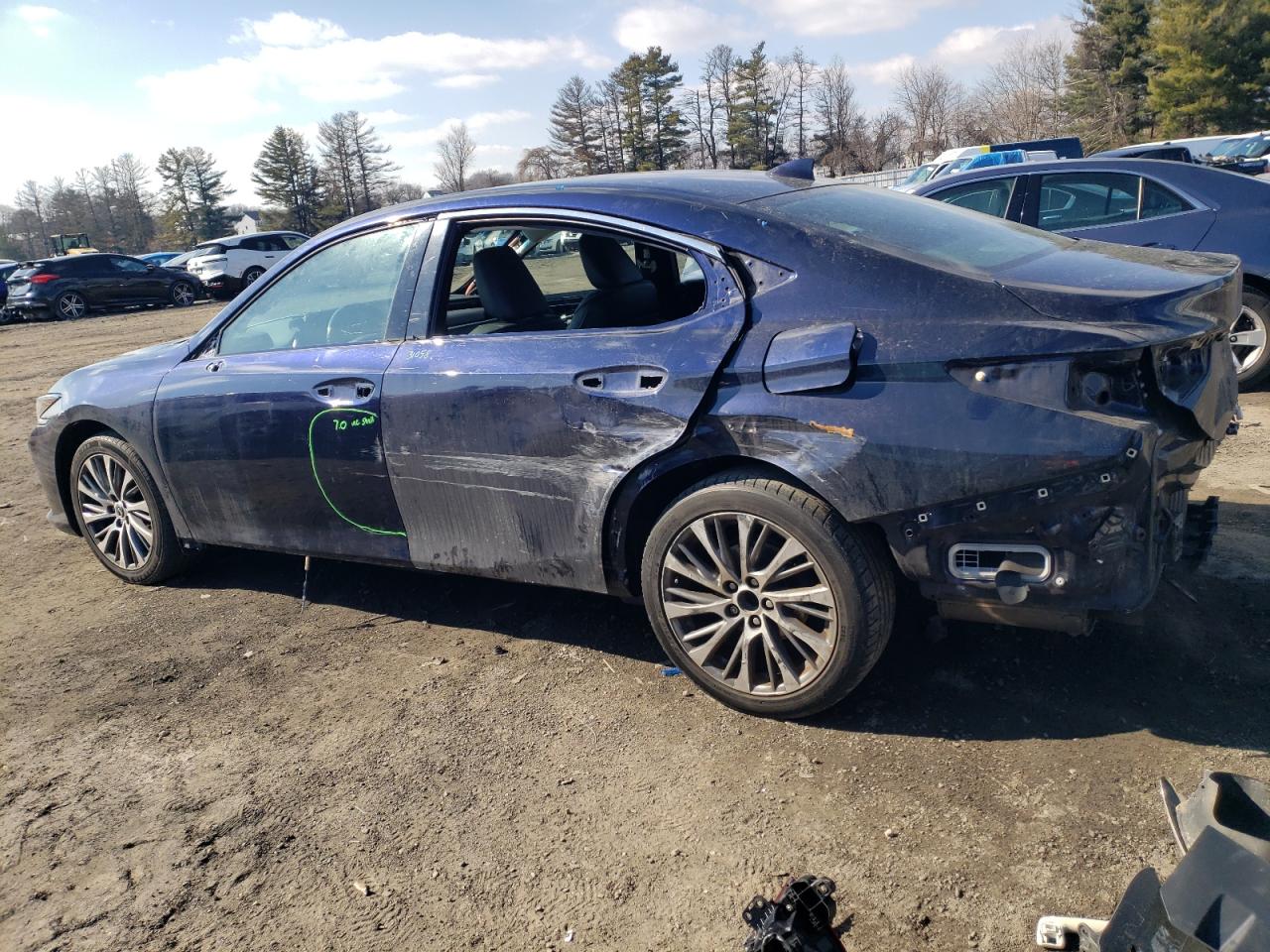 2019 Lexus ES - Image 2