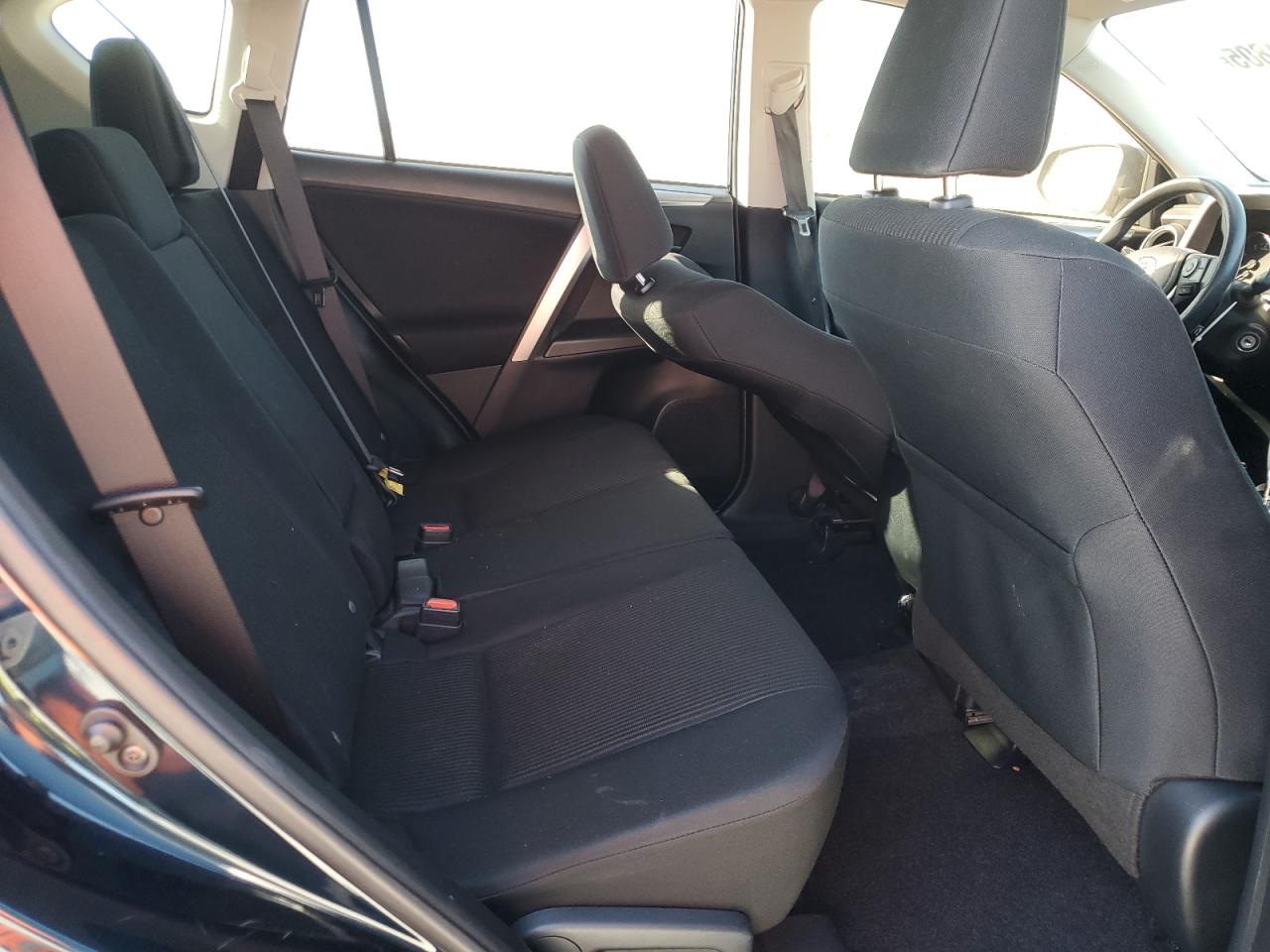 2017 Toyota RAV 4 - Image 11