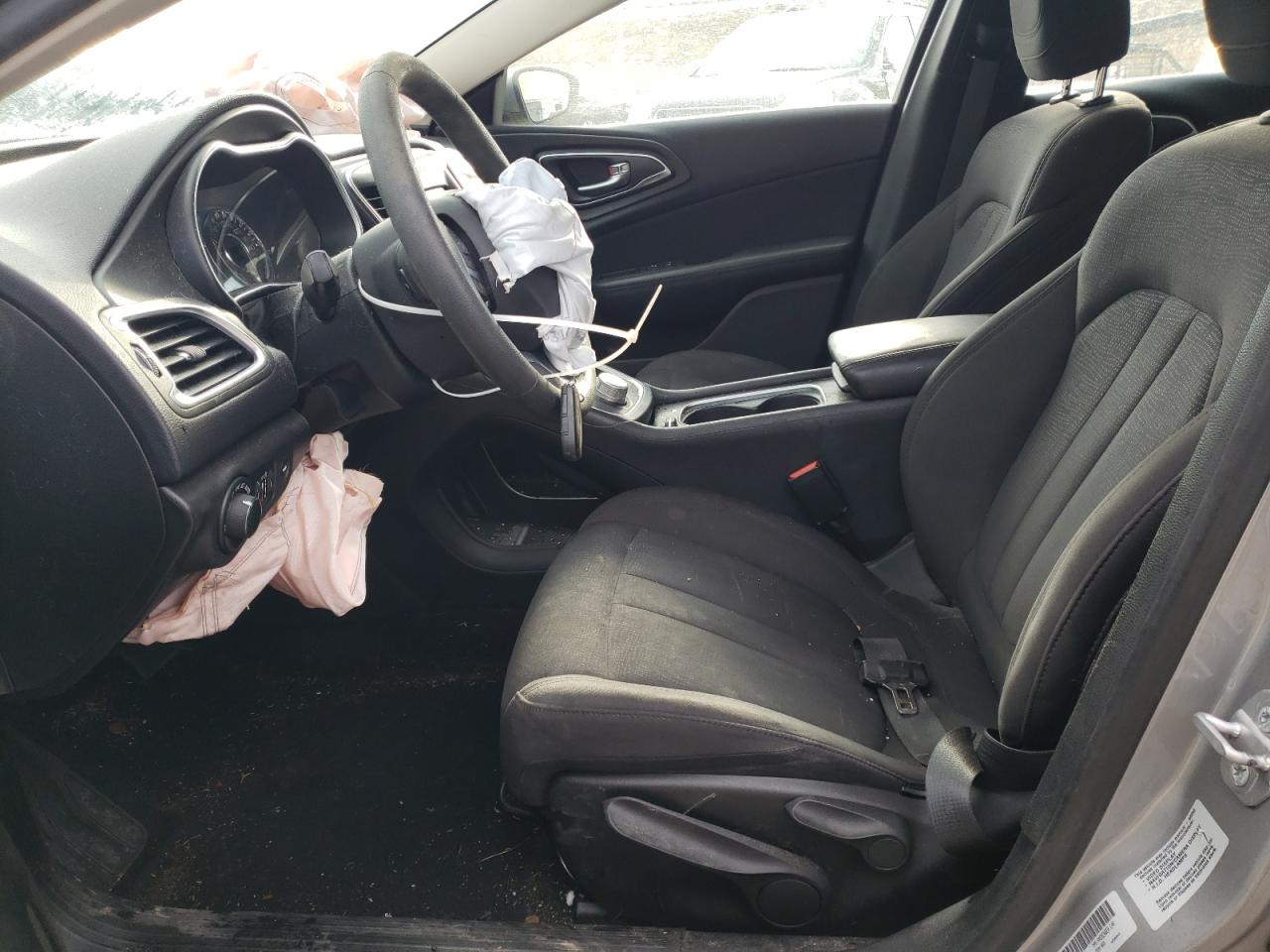 2015 Chrysler 200 - Image 7