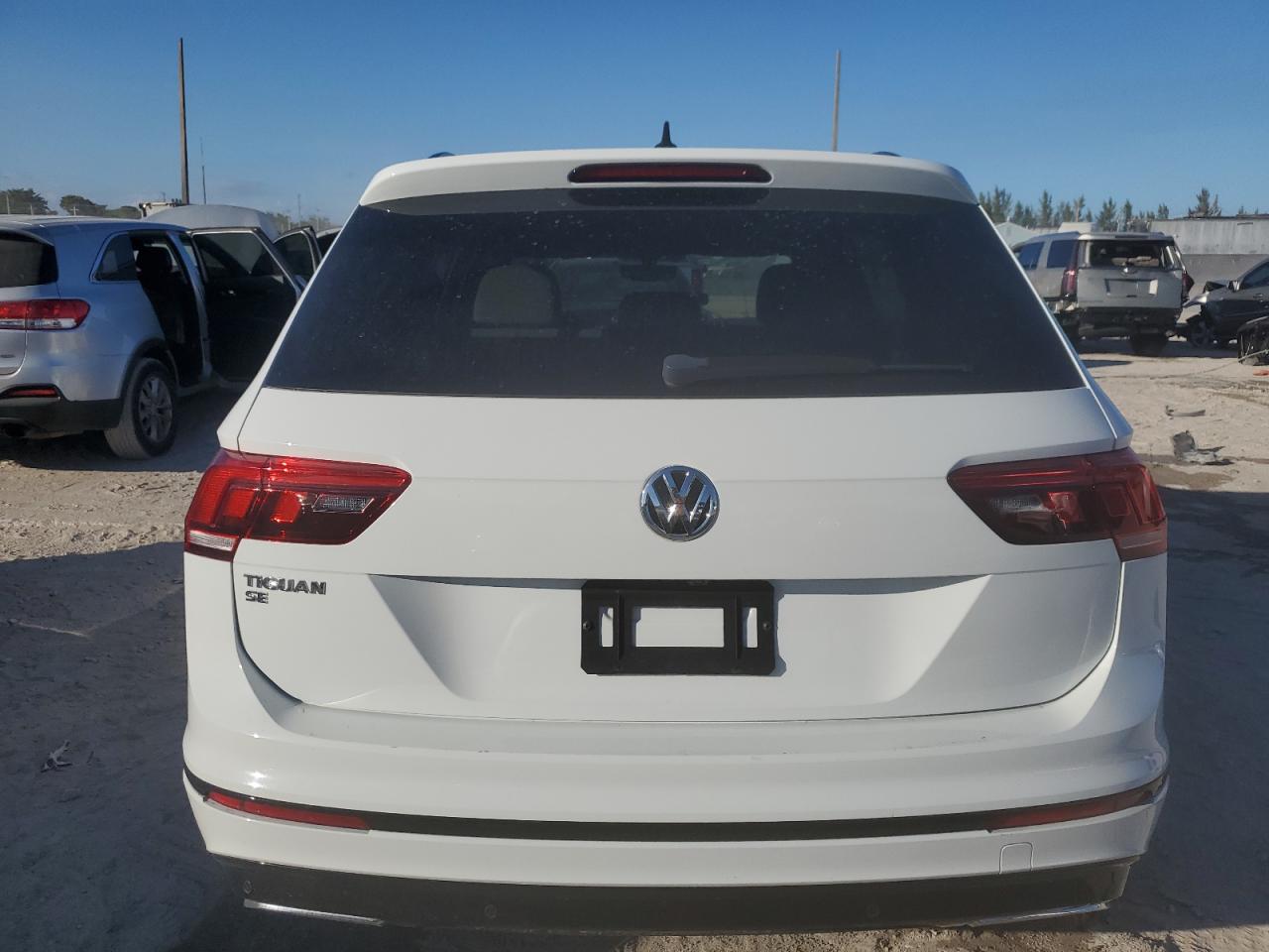 2021 Volkswagen Tiguan - Image 6