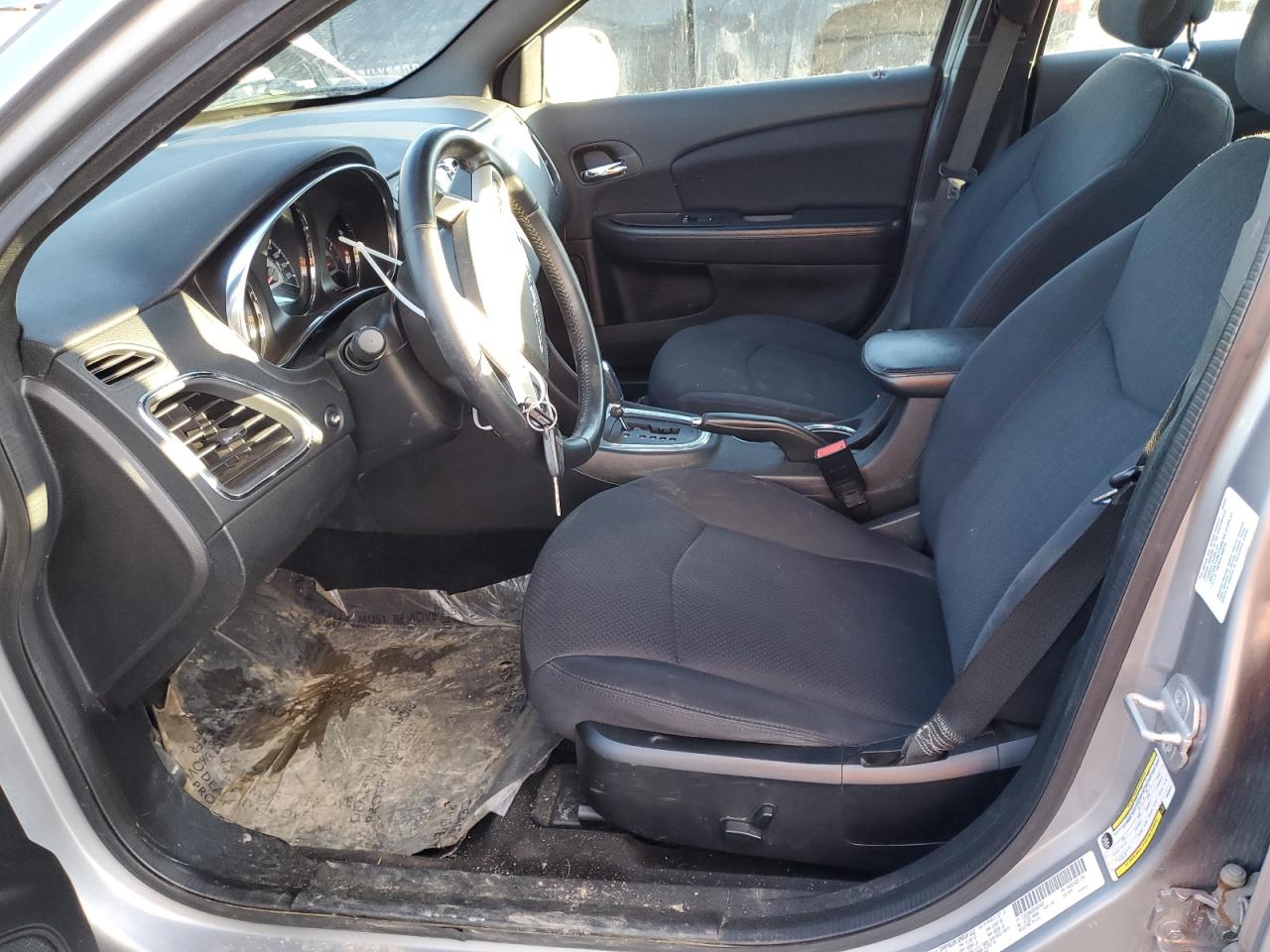2013 Chrysler 200 - Image 7