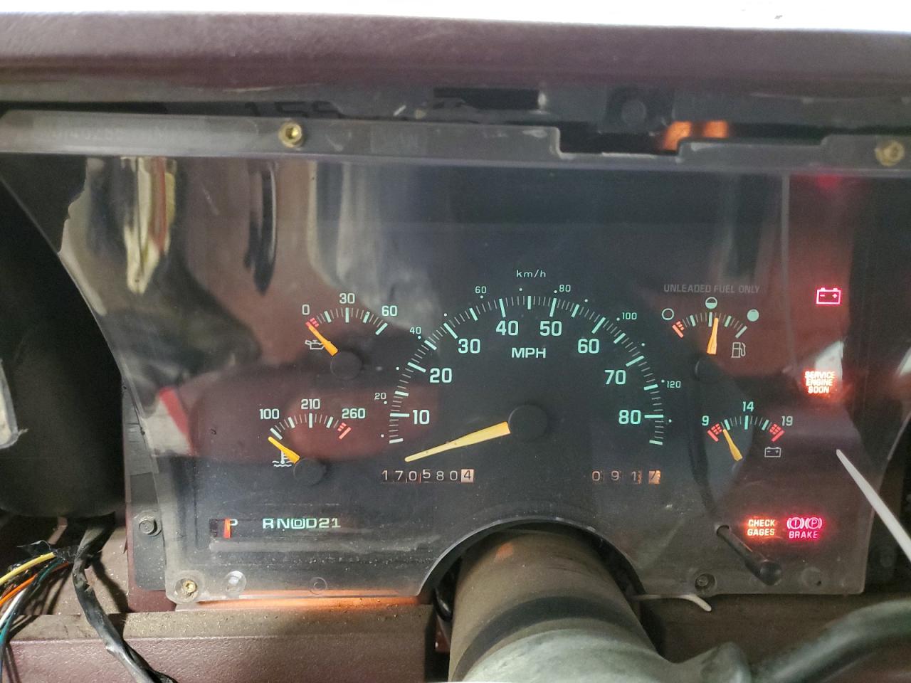 1993 Chevrolet Suburban - Image 9