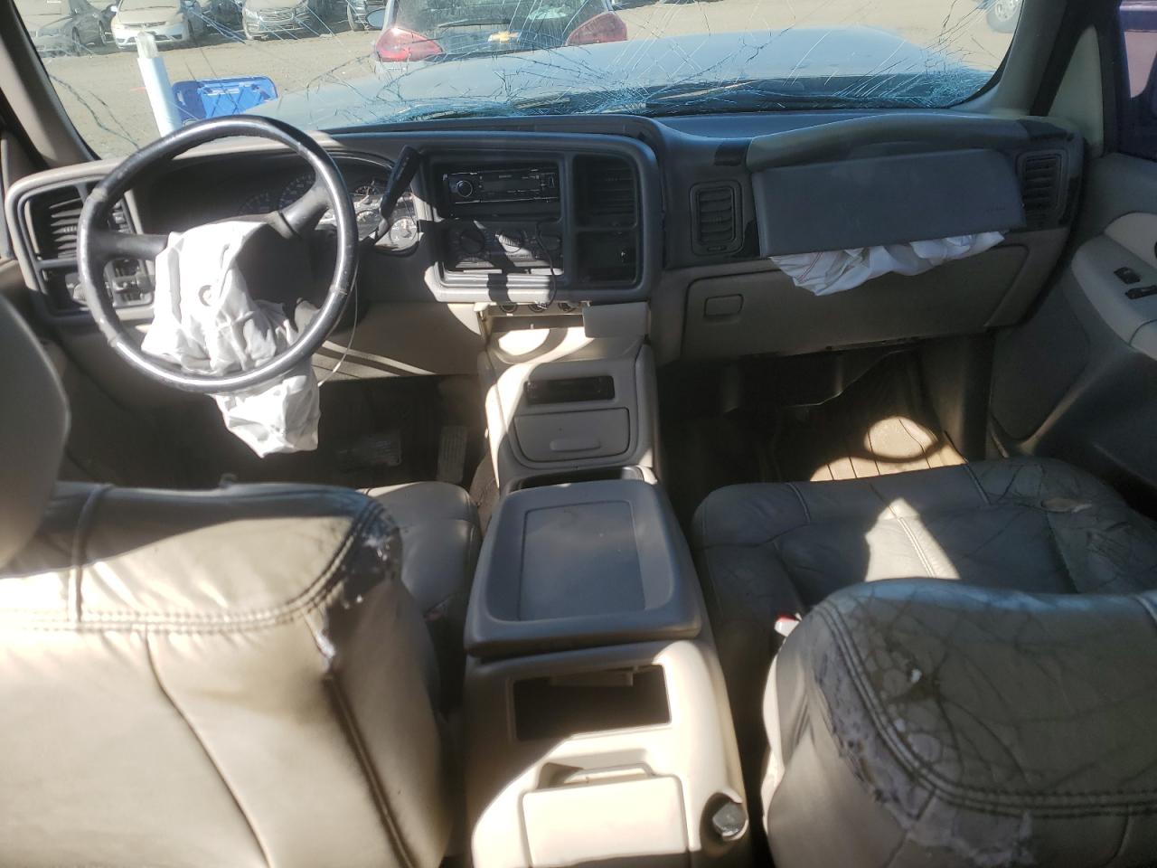 2002 Chevrolet Suburban - Image 8