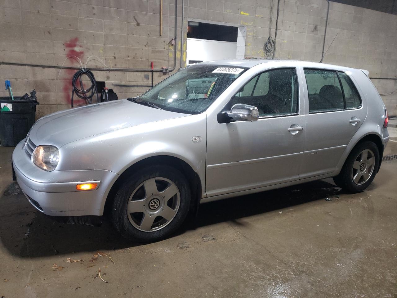 2001 Volkswagen Golf - Image 1