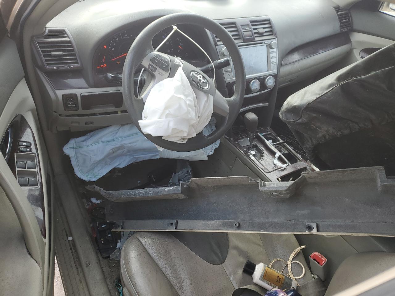 2010 Toyota Camry - Image 8