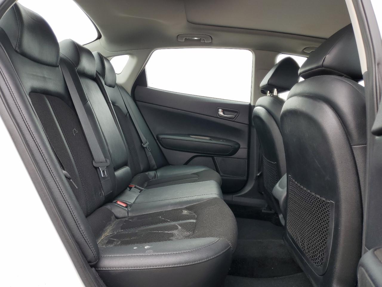 2019 Kia Optima - Image 10