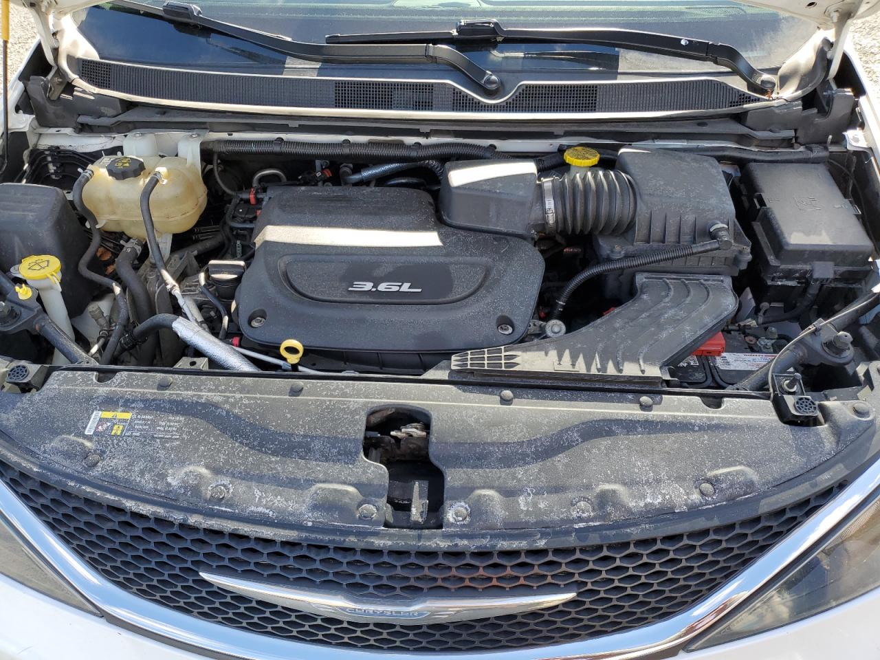 2017 Chrysler Pacifica - Image 14