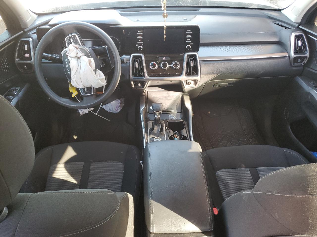2022 Kia Sorento - Image 8