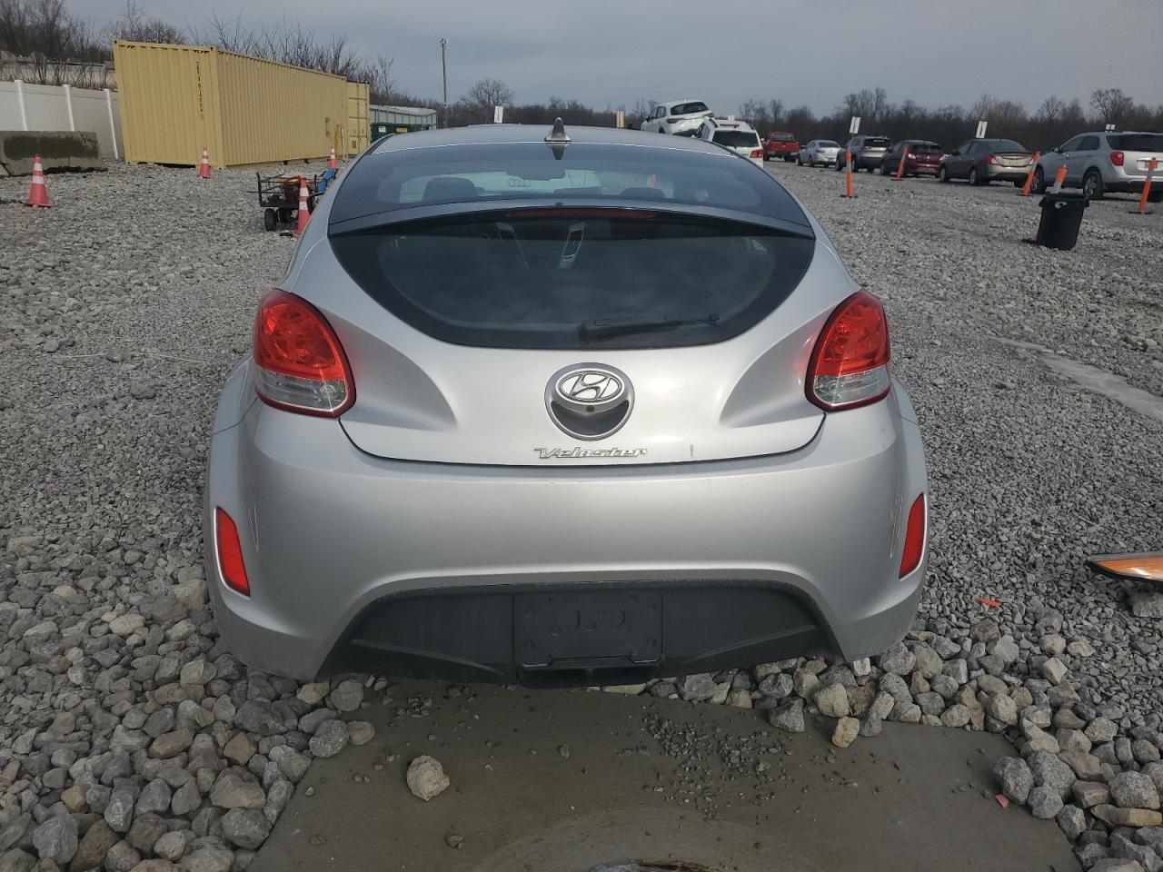 2014 Hyundai Veloster - Image 6