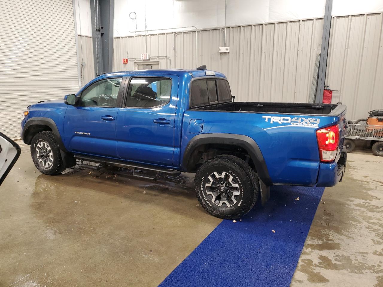 2016 Toyota Tacoma - Image 2