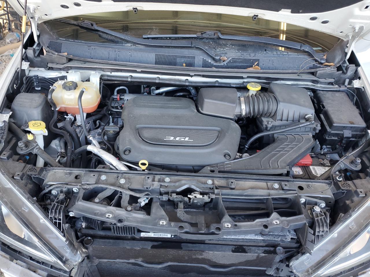 2017 Chrysler Pacifica - Image 12