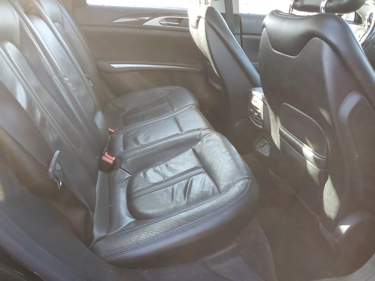 2016 Lincoln MKZ - Image 10