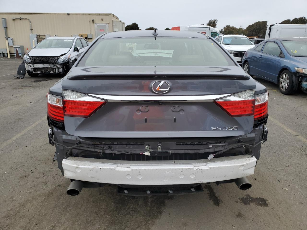 2015 Lexus ES - Image 6