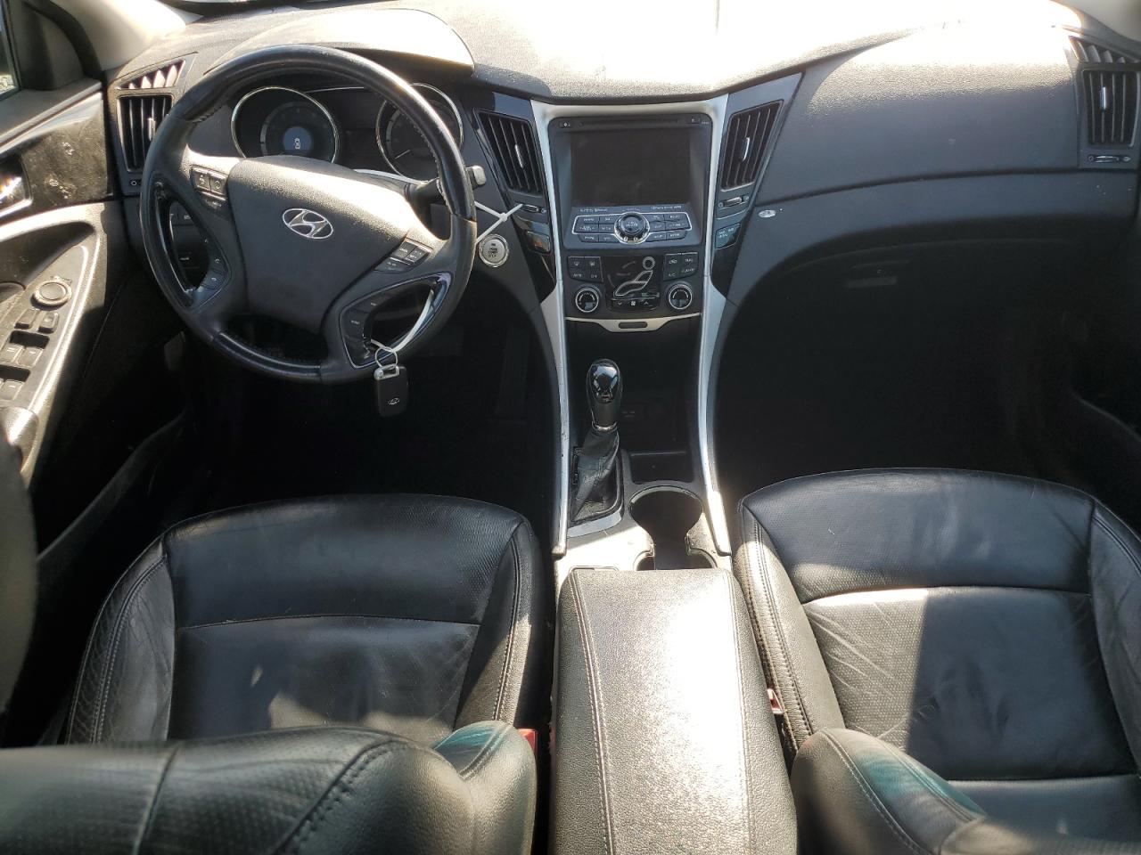 2012 Hyundai Sonata - Image 8