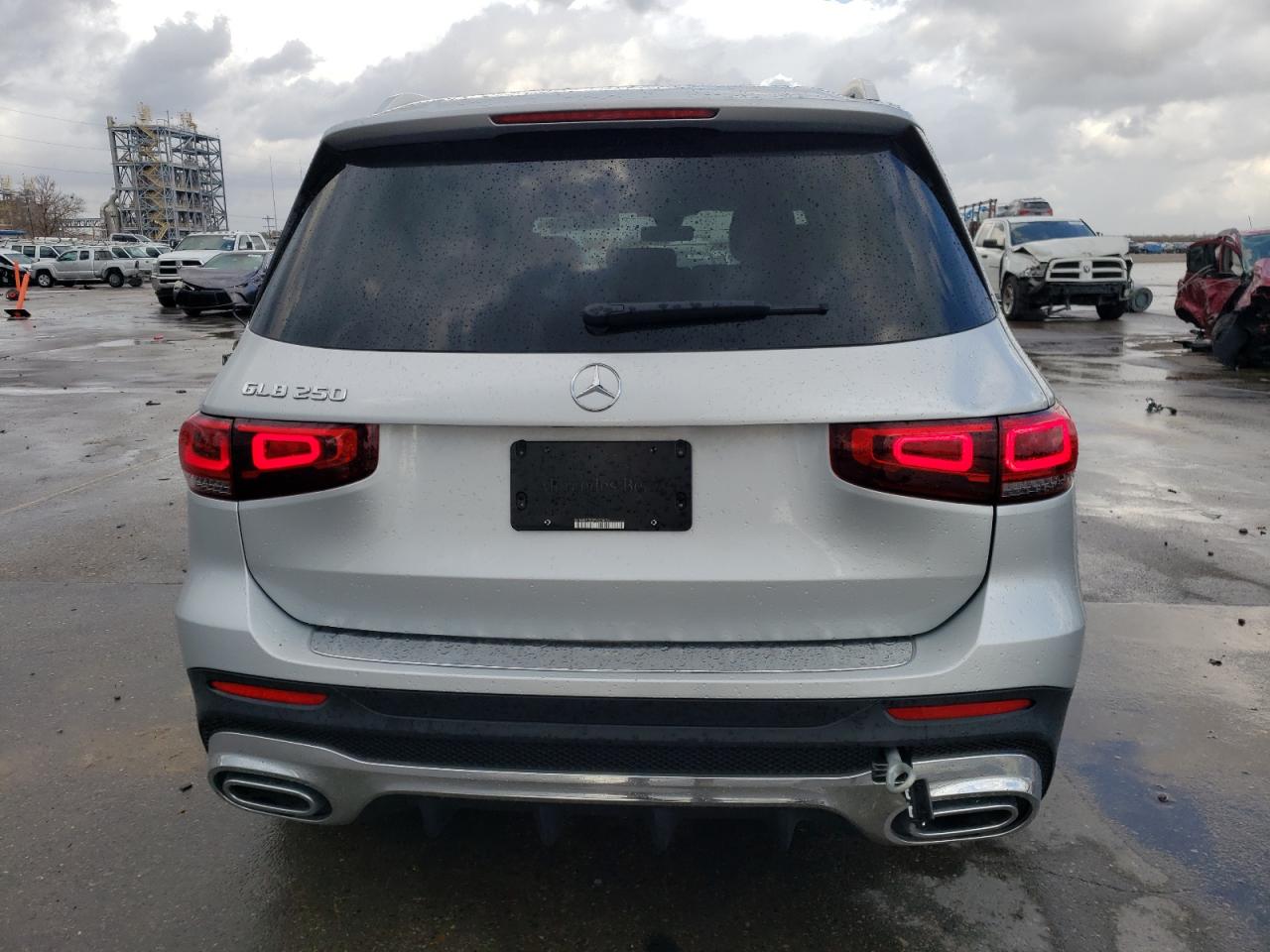 2023 Mercedes-Benz GLB - Image 6