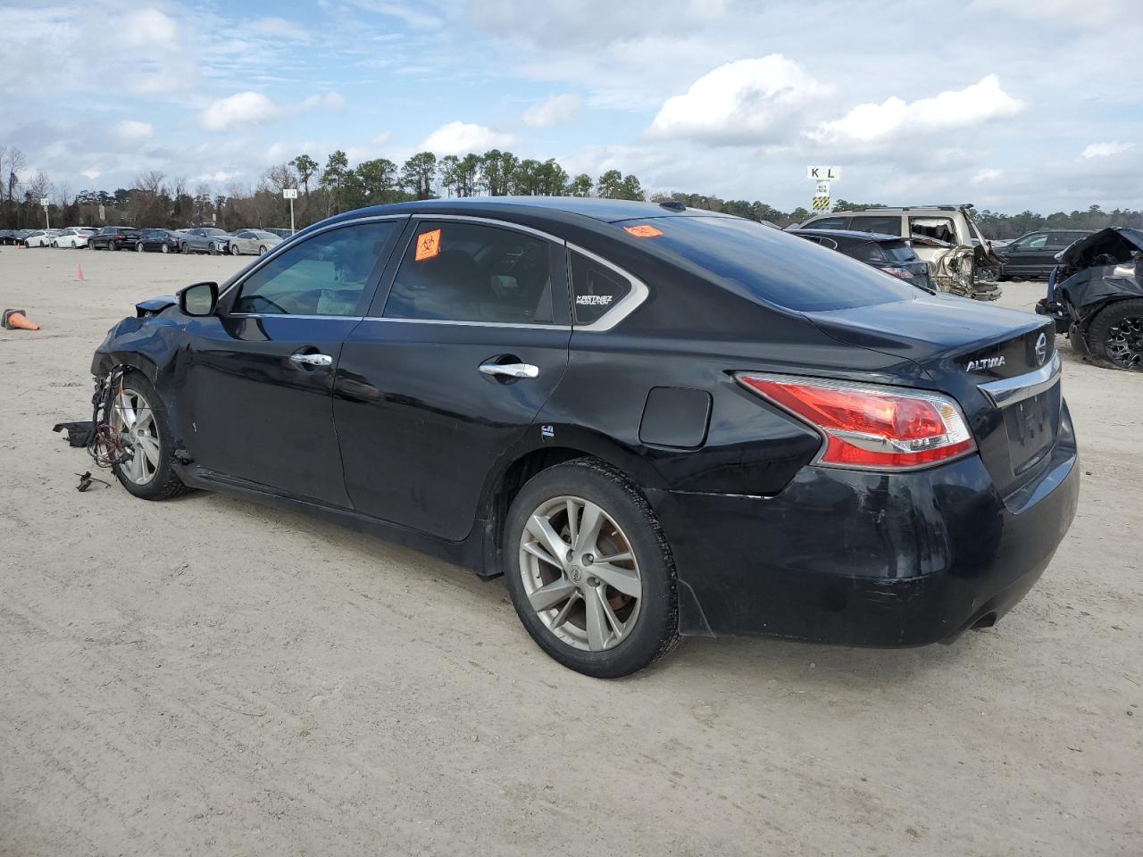 2015 Nissan Altima - Image 2