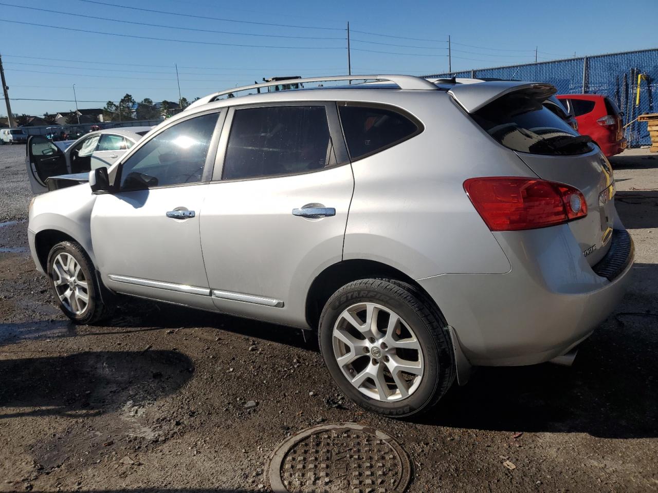 2013 Nissan Rogue - Image 2