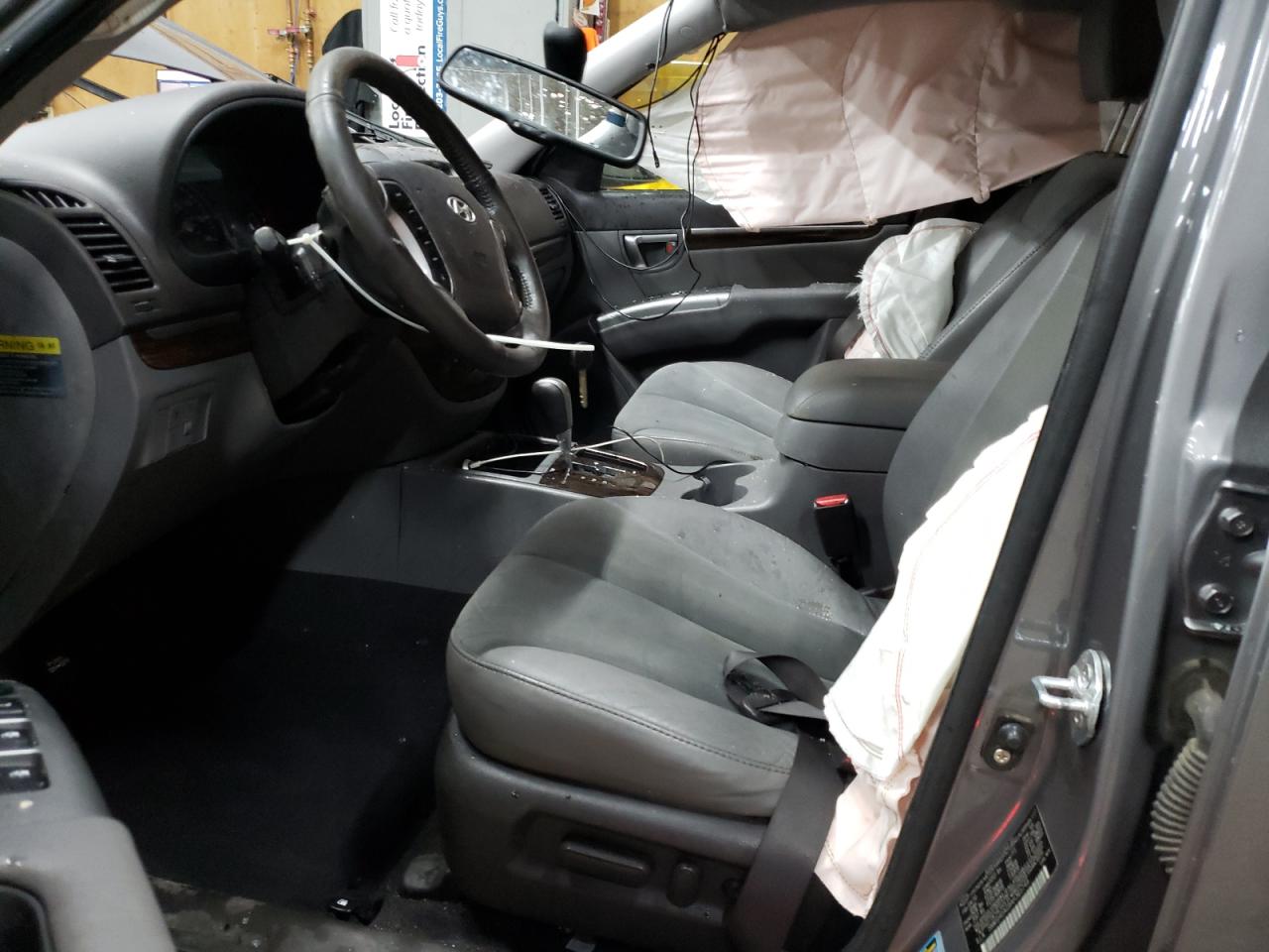 2010 Hyundai Santa Fe - Image 7